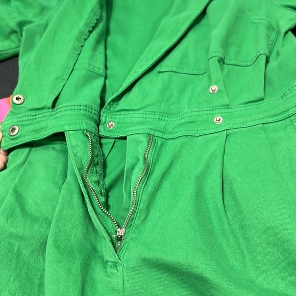 Day + Moon green shorts romper with pockets and snap waist - Picture 12 of 13